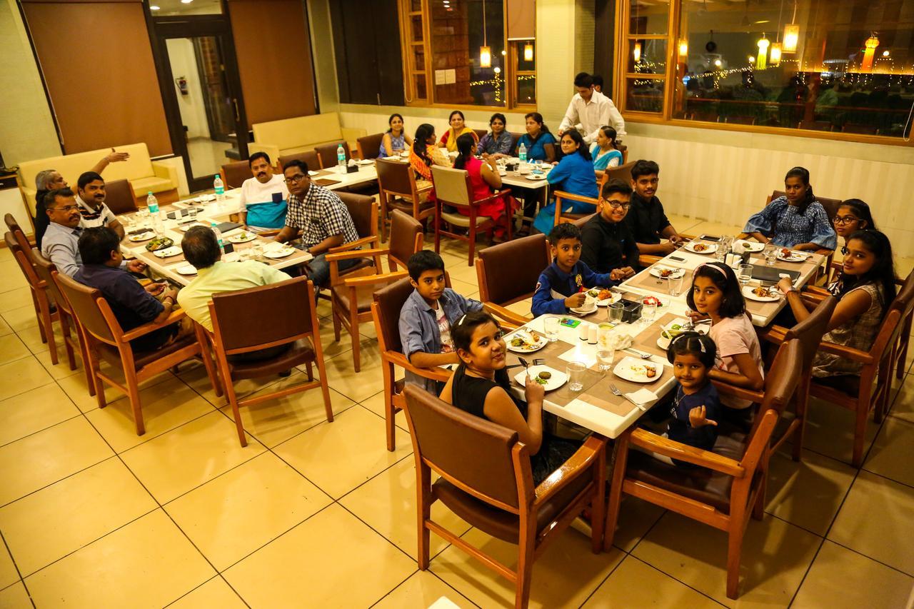 Hotel Saheb Panvel Dış mekan fotoğraf