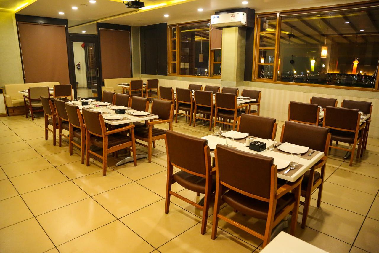 Hotel Saheb Panvel Dış mekan fotoğraf